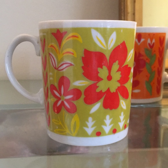 MCM Japan Cheerful Mugs. Set of 4. - Picture 4 of 7
